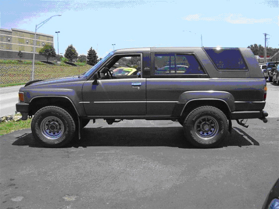 88' Toyota 4runner 4x4 6cyl, auto, air, Black ext, Red interior great 
